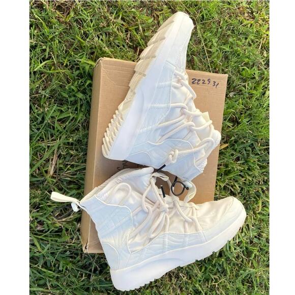 Nike Boots TANHUN Phantom High Rise Women's Shoe 6 - Picture 1 of 9